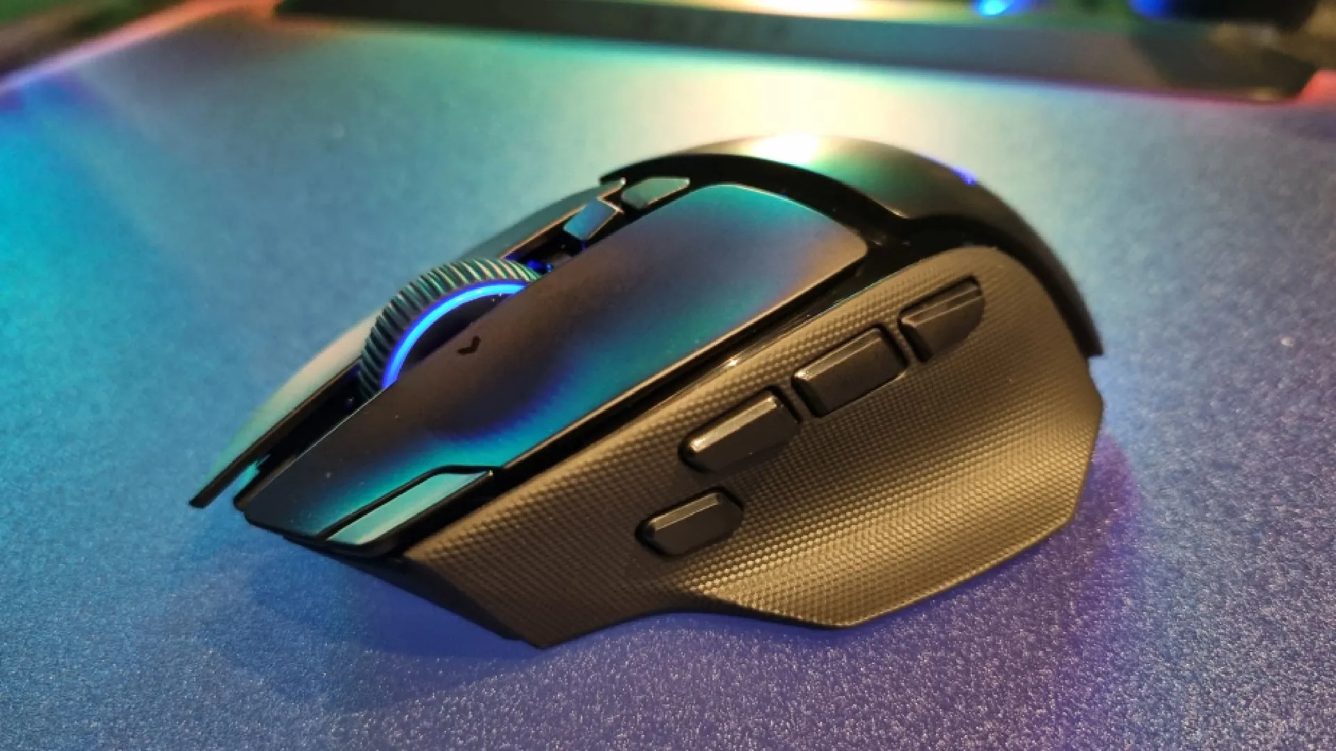 Razer Basilisk V4: Pro vs HyperSpeed and 'Perfect 180'